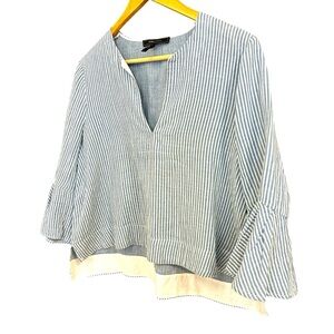 BCBG M (oversized for BCBG) excellent condition cotton with bell ruffled sleeves